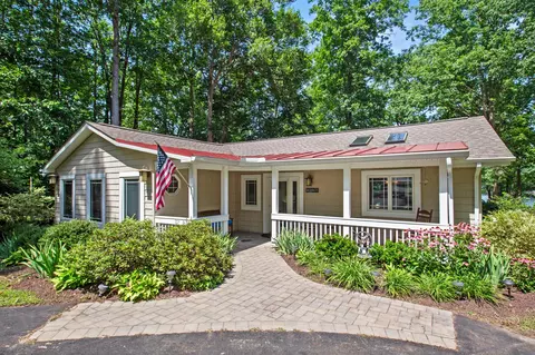 322 Lake Caroline Dr, Ruther Glen, VA 22546