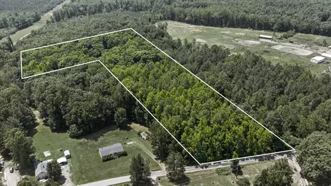Undisclosed, Woodford, VA 22580