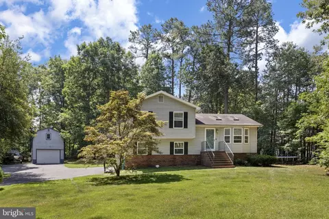 71 Lake Caroline Dr, Ruther Glen, VA 22546