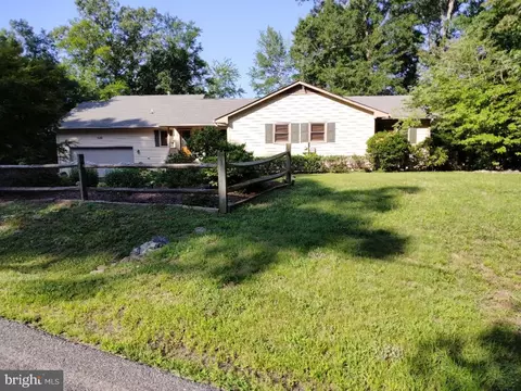 520 Lake Caroline Dr, Ruther Glen, VA 22546