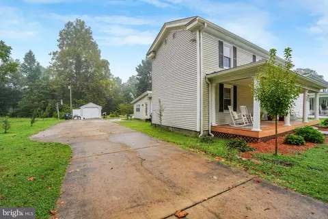 12124 Guinea Dr, Woodford, VA 22580