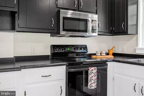 Kitchen - 18290 Winston Loop, Hanover, VA 23069 photo 3 of 5