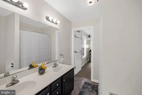 Bath - 18290 Winston Loop, Hanover, VA 23069 photo 1 of 2