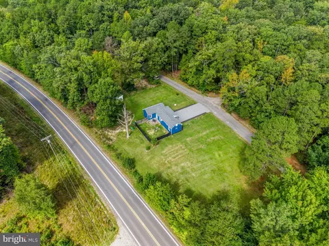 View/Area - 18290 Winston Loop, Hanover, VA 23069 photo 2 of 5