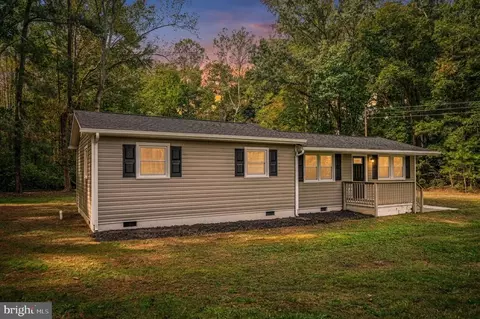 17194 New Baltimore Rd, Milford, VA 22514