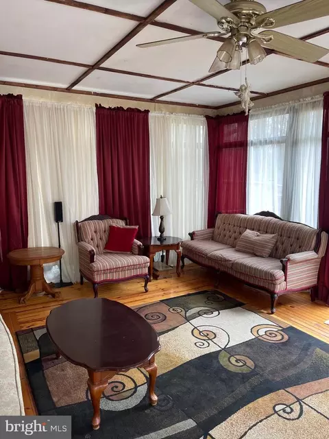 Living - 20205 White Oak Rd, Sutherland, VA 23885 photo 1 of 7