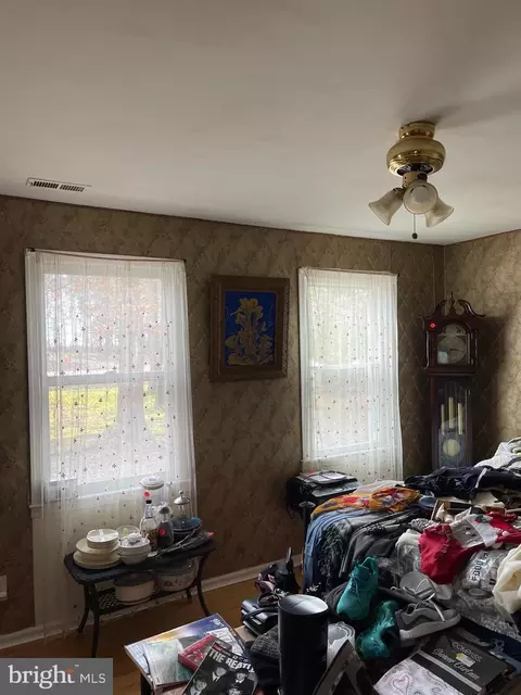 Bedroom - 20205 White Oak Rd, Sutherland, VA 23885 photo 5 of 6