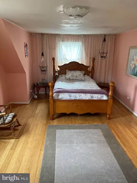 Bedroom - 20205 White Oak Rd, Sutherland, VA 23885 photo 4 of 6