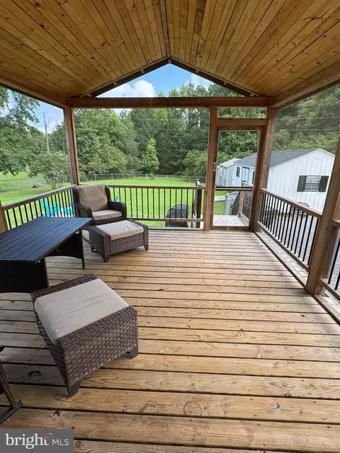 Exterior - 21116 Leonard Dr, Sutherland, VA 23885 photo 2 of 12