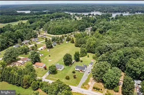 View/Area - 21116 Leonard Dr, Sutherland, VA 23885 photo 4 of 5