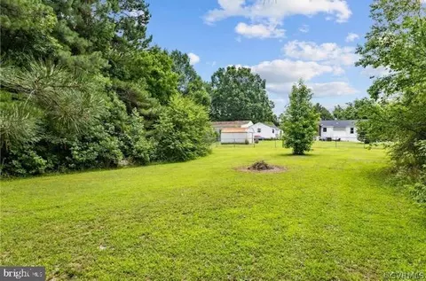 Exterior - 21116 Leonard Dr, Sutherland, VA 23885 photo 9 of 12