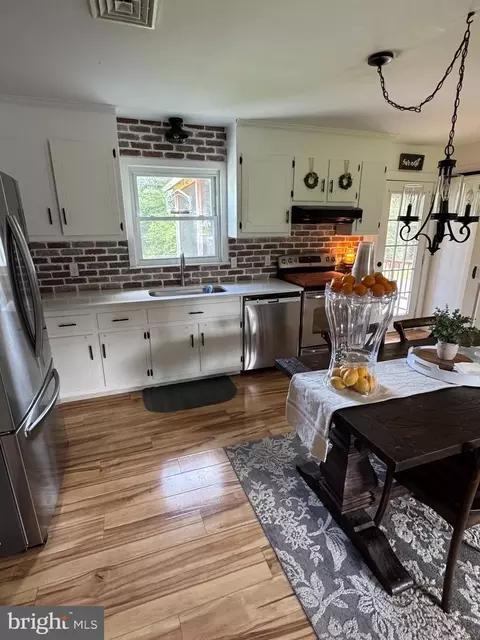 Kitchen - 21116 Leonard Dr, Sutherland, VA 23885 photo 1 of 4