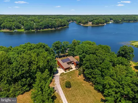 3601 Leonards Ln, Sutherland, VA 23885