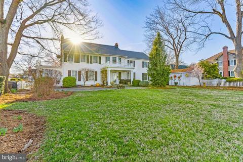704 S Water Ln, Tappahannock, VA 22560