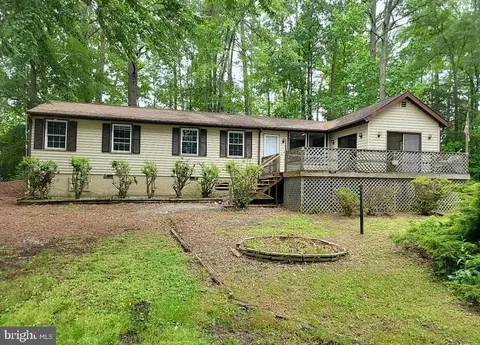 198 Newport Rd, Dunnsville, VA 22454