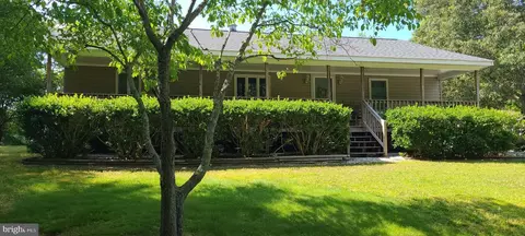 476 Sanders Rd, Dunnsville, VA 22454