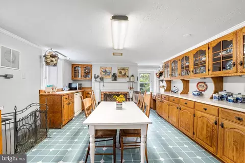 Dining - 11770 Tidewater Trl, Champlain, VA 22438 photo 7 of 12