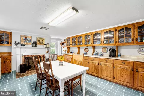 Dining - 11770 Tidewater Trl, Champlain, VA 22438 photo 8 of 12