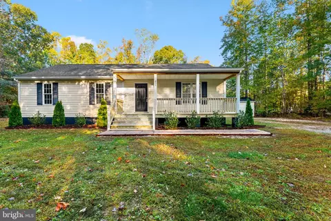 829 Tuscarora Rd, Dunnsville, VA 22454