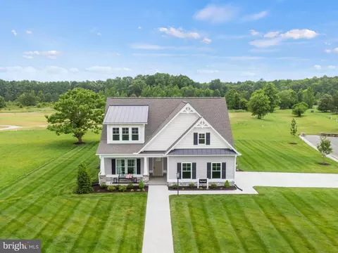 60 Hobbs Hole Ln, Tappahannock, VA 22560