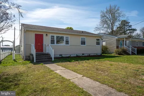 620 Lewis St, Tappahannock, VA 22560