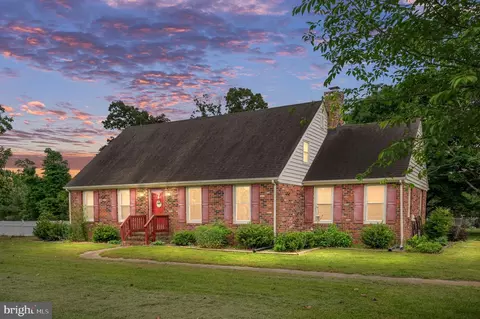 513 Sunnyside Rd, Tappahannock, VA 22560
