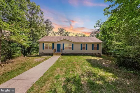 94 Holmes Rd, Caret, VA 22436
