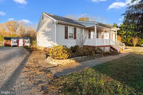 213 Old Howerton Rd, Tappahannock, VA 22560