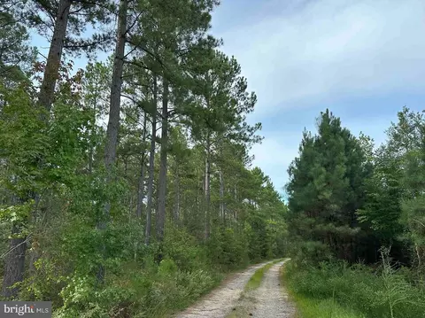Hustle Road, Hustle, VA 22476