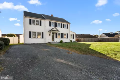 818 Essex St, Tappahannock, VA 22560