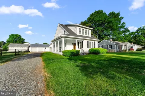 819 Essex St, Tappahannock, VA 22560