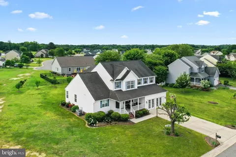 111 Hobbs Hole Ln, Tappahannock, VA 22560