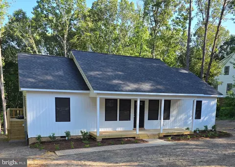728 Meadow Dr, Tappahannock, VA 22560