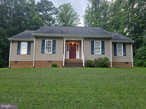 416 Berry Hill Rd, Tappahannock, VA 22560