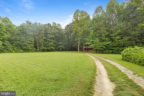 Exterior - 466 Laurel Springs Rd, Hustle, VA 22476 photo 17 of 17