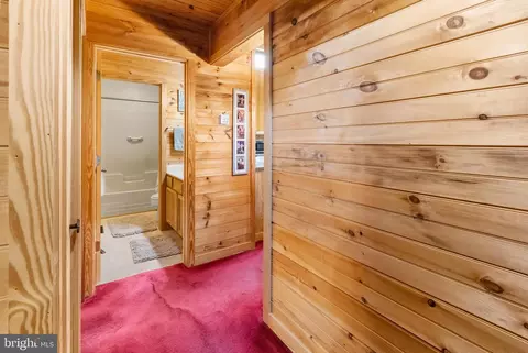 Entry Way - 466 Laurel Springs Rd, Hustle, VA 22476 photo 2 of 2