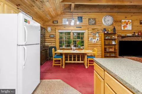 Dining - 466 Laurel Springs Rd, Hustle, VA 22476 photo 1 of 3