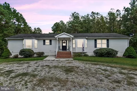 169 Red Oak Ln, Dunnsville, VA 22454