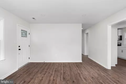 Entry Way - 10558 Tidewater Trl, Champlain, VA 22438 photo 7 of 10