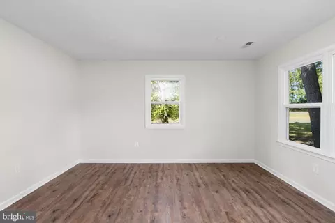 Living - 10558 Tidewater Trl, Champlain, VA 22438 photo 1 of 1