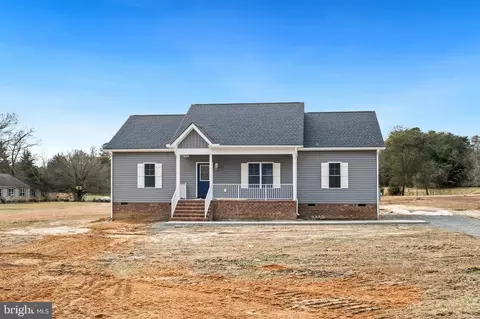 258 Oswald Ln, Dunnsville, VA 22454