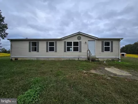 2378 Ullainee Rd, Caret, VA 22436