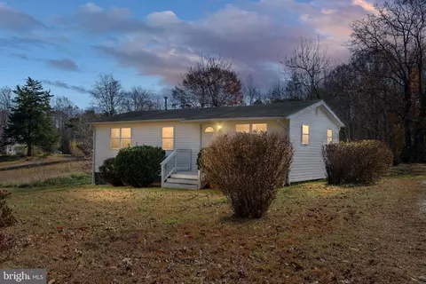 2627 Rose Mount Rd, Hustle, VA 22476