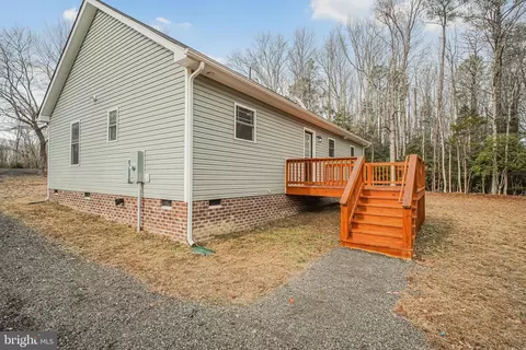 Exterior - 831 Rose Mount Rd, Hustle, VA 22476 photo 8 of 9