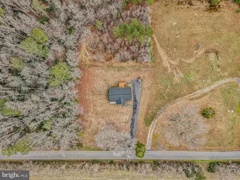 View/Area - 831 Rose Mount Rd, Hustle, VA 22476 photo 3 of 4