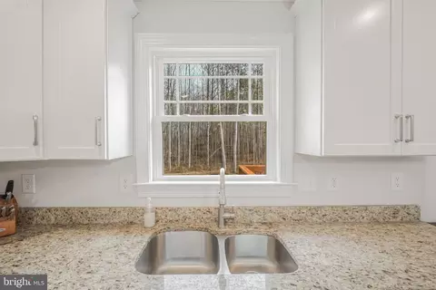 Kitchen - 831 Rose Mount Rd, Hustle, VA 22476 photo 3 of 4