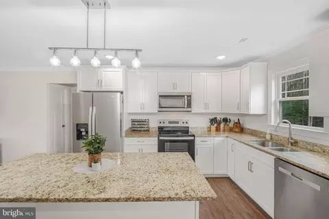 Kitchen - 831 Rose Mount Rd, Hustle, VA 22476 photo 1 of 4