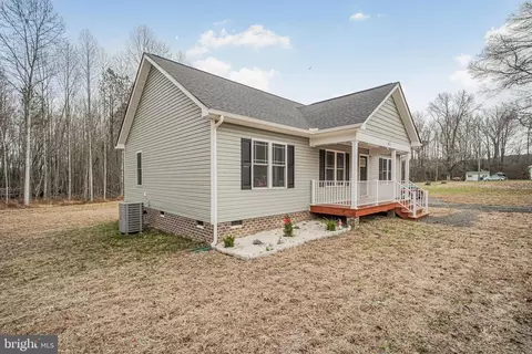 Exterior - 831 Rose Mount Rd, Hustle, VA 22476 photo 4 of 9