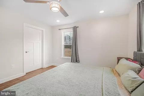 Bedroom - 831 Rose Mount Rd, Hustle, VA 22476 photo 2 of 4