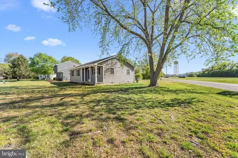 166 Rouzie Dr, Tappahannock, VA 22560